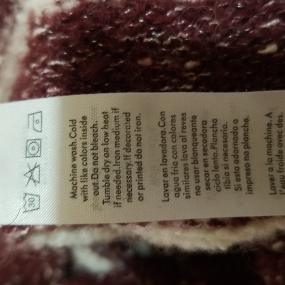 JUSTFAB Oversized Sweater. Size large - Picture 8 of 8